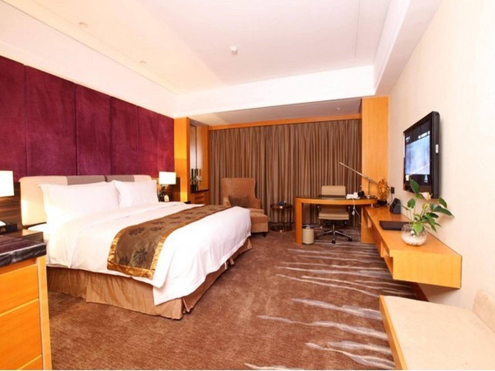 Days Hotel And Suites Mingfa Xiamen Exterior photo